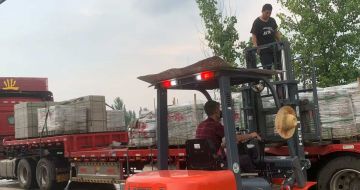 铜仁 黄金麻冰裂纹，地铺石装车