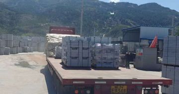 铜仁 芝麻白仿形路沿石，直形路沿石