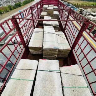 铜仁 黄金麻花岗岩荔枝面，光面毛板装车完成