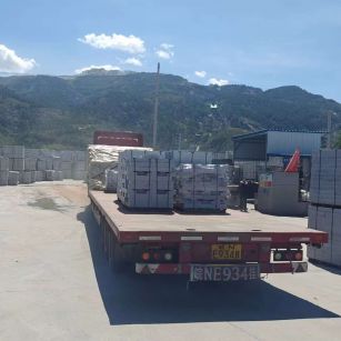 铜仁 芝麻白仿形路沿石，直形路沿石