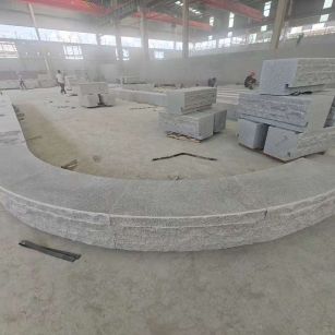 铜仁 芝麻白异形坐凳，自然面光面弧形加工