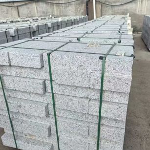 铜仁 白麻花岗岩路沿石，弧形路沿石，道牙石，马路牙子，界石，路缘石，平沿石，直岩石，平缘石等