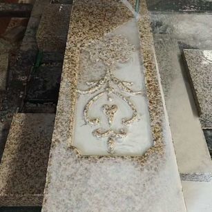 铜仁 黄金麻花岗岩异形加工雕刻栏杆大柱