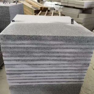 铜仁 芝麻白5公分火烧地铺成品，900*400，规格可定制