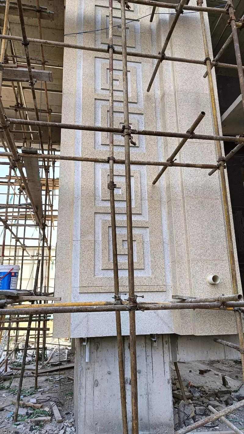 铜仁 黄金麻花岗岩别墅外墙干挂回纹造型效果