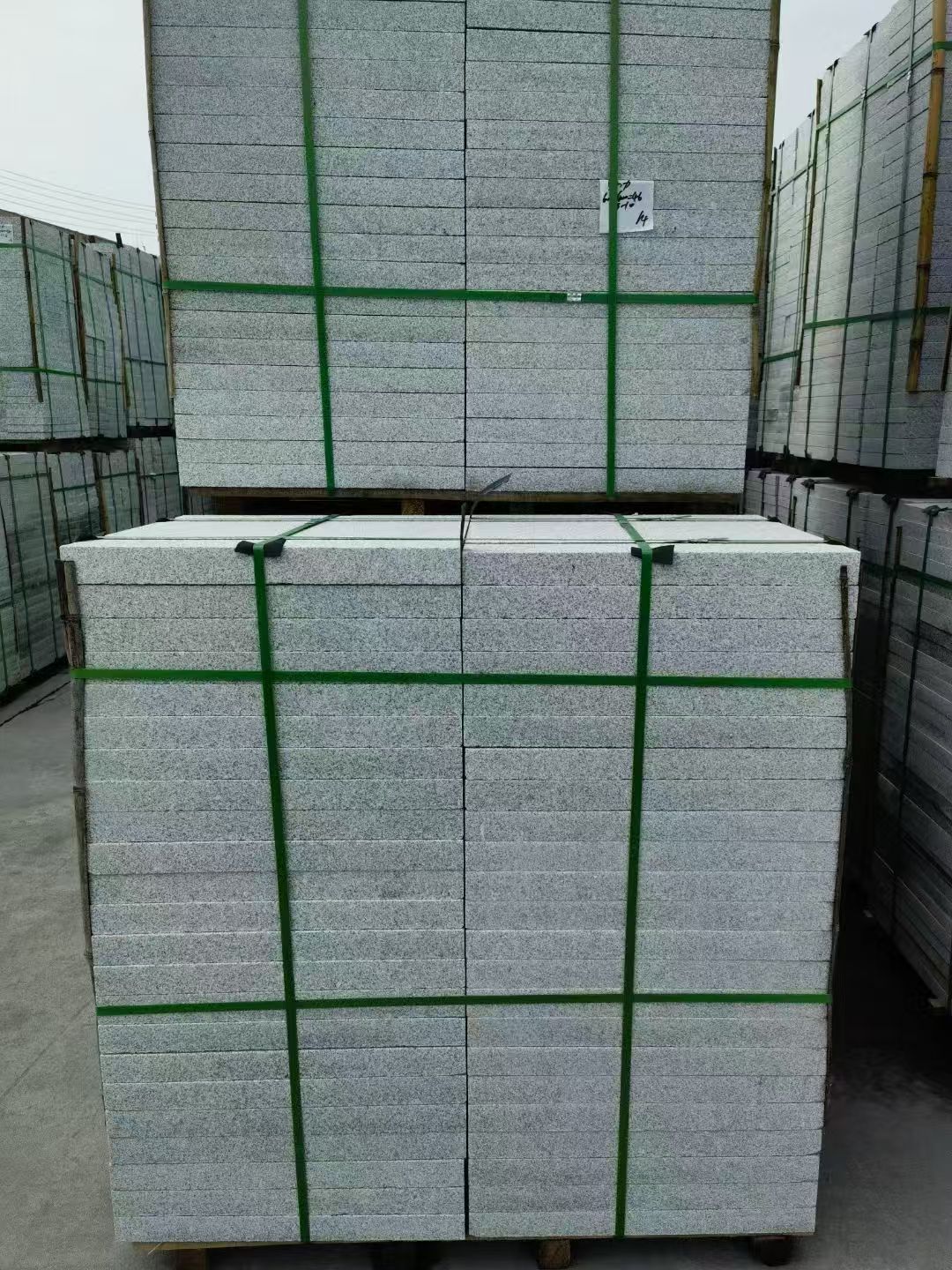 铜仁 芝麻白火烧，园林广场市政工程地铺石，1.8~5.0厚均有现货