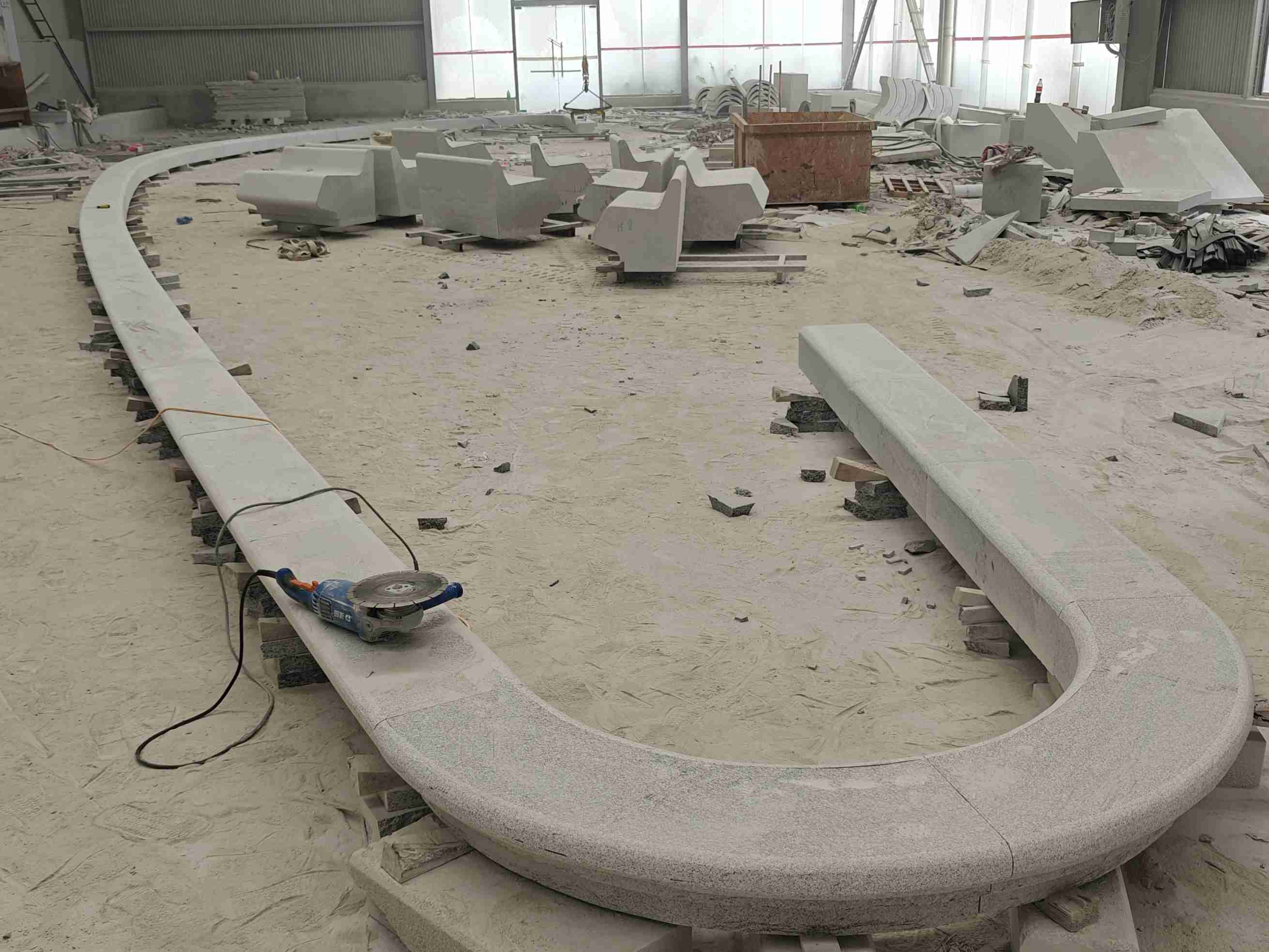 铜仁 芝麻白花岗岩弧形花坛石，坐凳石