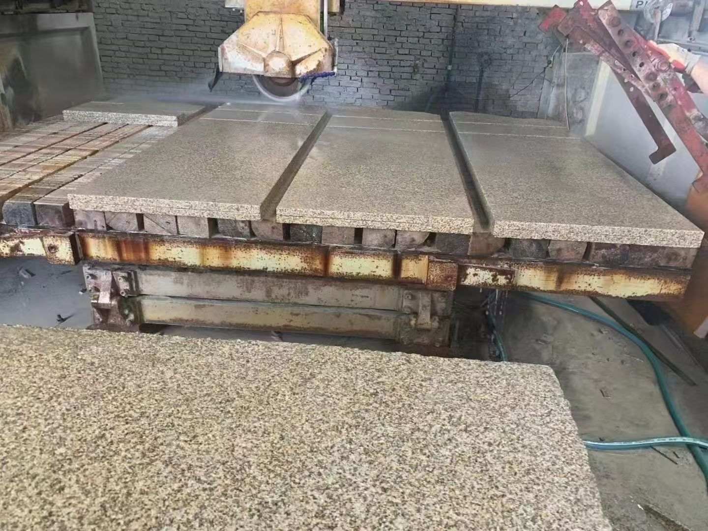 铜仁 黄金麻荔枝面成品板加工