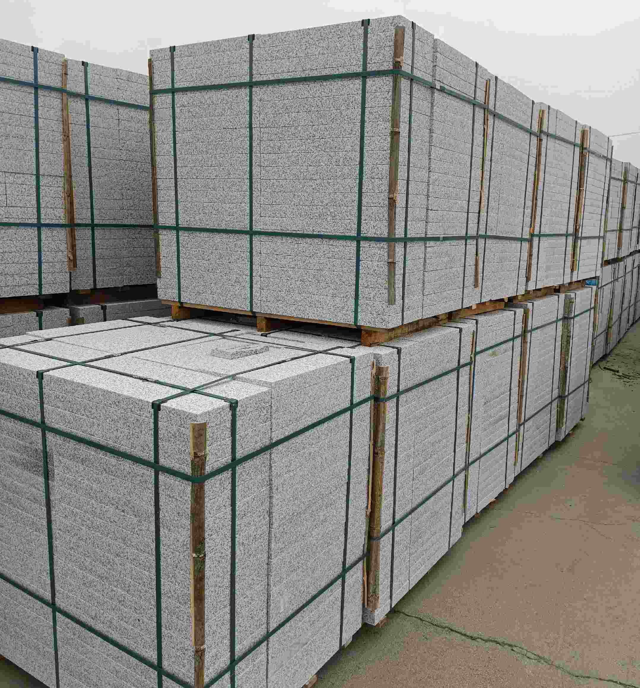 铜仁 白麻花岗岩石材荔枝面地铺石（300*600*50）