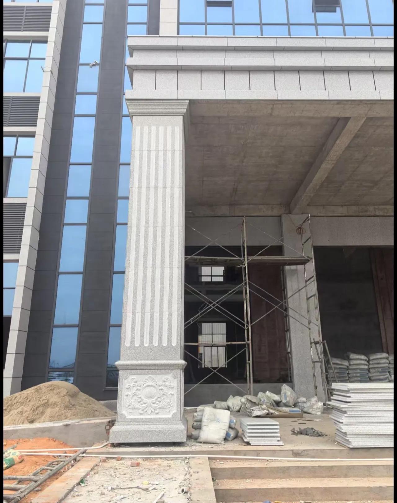 铜仁 芝麻白光面花岗岩门楼大柱（罗马柱）配雕花底座