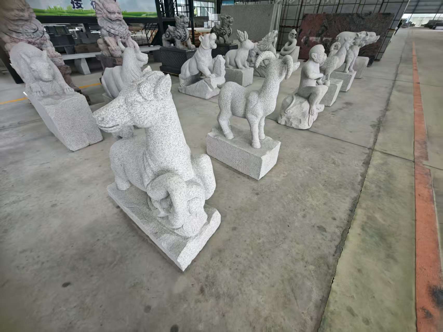 铜仁 芝麻白花岗岩造型立体雕刻——十二生肖