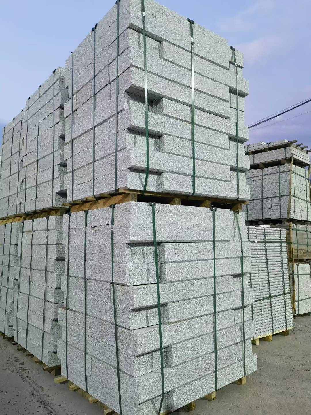 铜仁 芝麻白花岗岩路沿石，路缘石，路肩石，道牙，立缘石，马路牙子，街沿石，侧石等