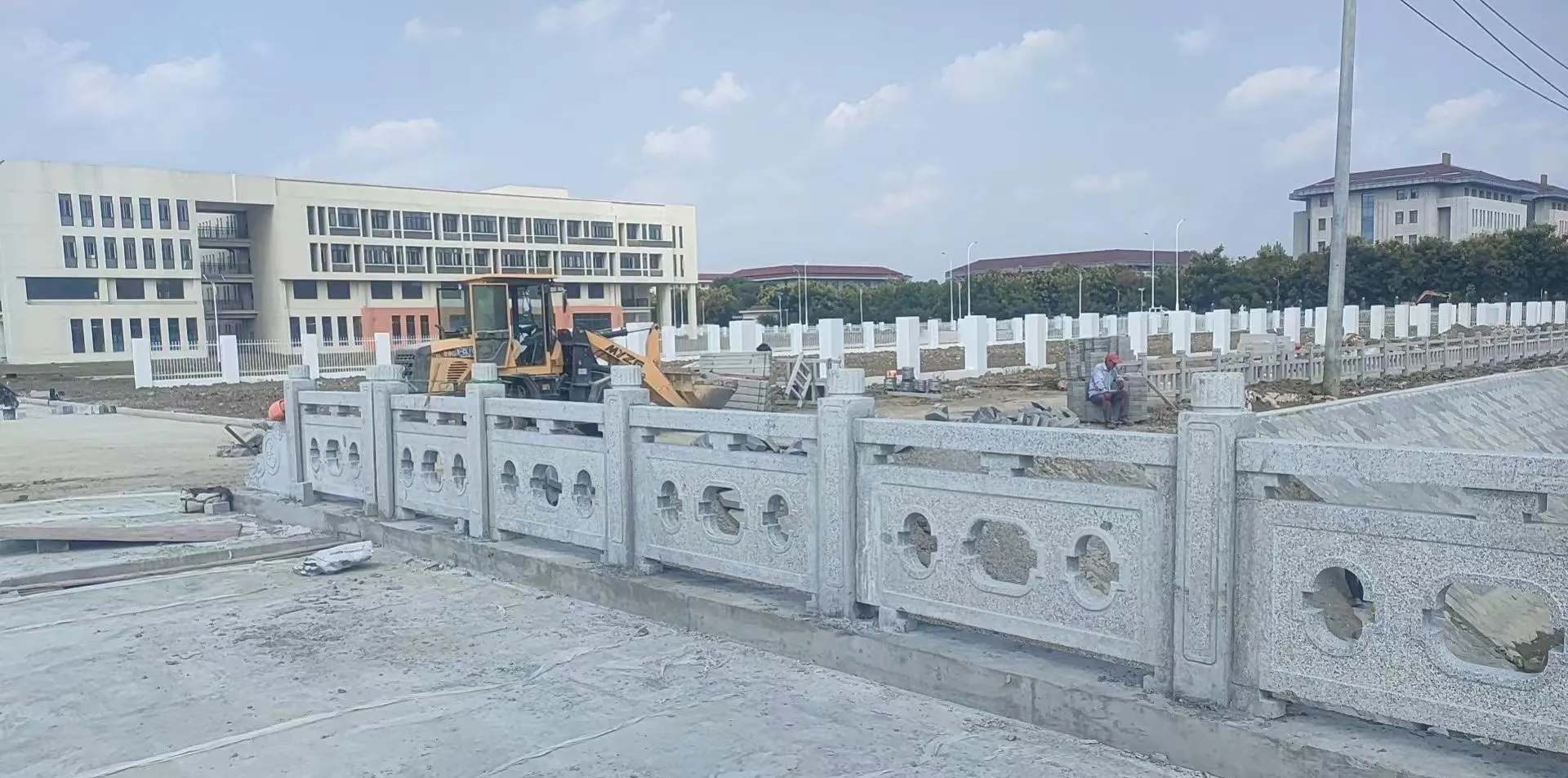 铜仁 白麻花岗岩荔枝面河道栏杆